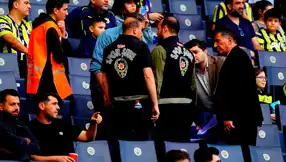 Fenerbahçe-Konyaspor'da Kartal Pankartı Kaldırıldı!