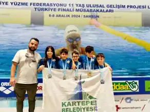Kartepe'den Tarihi Yüzme Başarısı!