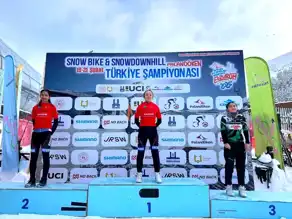 Kayserililer Snowbike'ta Altın ve Gümüş Madalya Kazandı!