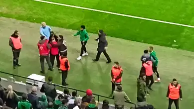 Kocaelispor-Iğdır FK Maçında Olaylar: Polis Yaralandı