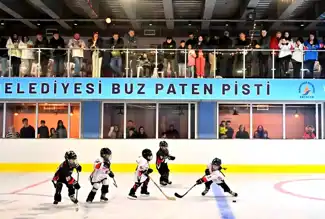 Muratpaşa'da Doğal Buz Pisti Açıldı!