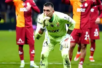 Muslera: Fenerbahçe Derbilerinin Efsanesi