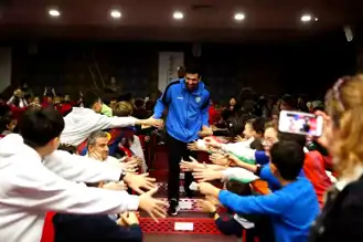 Nilüfer Hentbol Takımı Öğrencilerle Buluştu