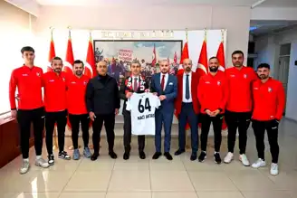 Uşak Valisi, Uşakspor'u Ağırladı