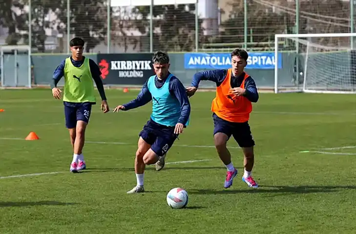 Alanyaspor, Adana Demirspor Maçına Hazırlanıyor