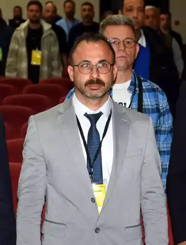 Altay Taraftarları Özkaral'ı İstifa Etmeye Çağırıyor