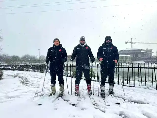 Esenler'de Kayak Keyfi: Spor Her Yerde!