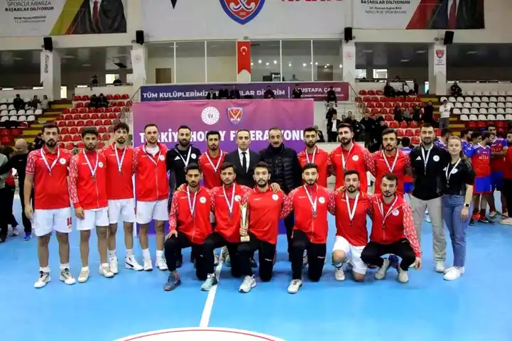 Gaziantep Polisgücü, Salon Hokeyi'nde Şampiyon!