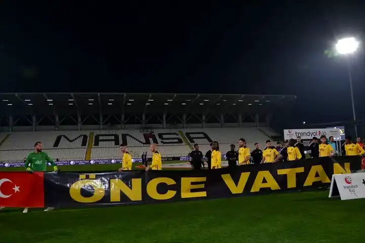 İstanbulspor, Manisa FK'yı Deplasmanda Yendi!